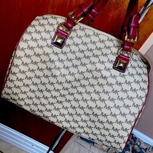 👛💕👜BRAND New With TAGS Michael Kors HandBag👛👜